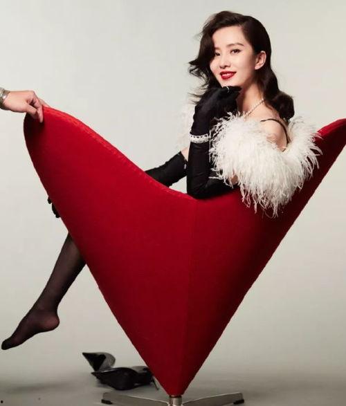 张可颐丝袜图片,张可颐演绎性感魅力