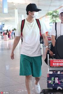 马可和女明星吃饭,亲密互动引热议