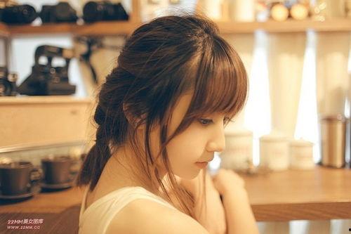 av美女图片下部,揭秘AV美女图片背后的故事与启示