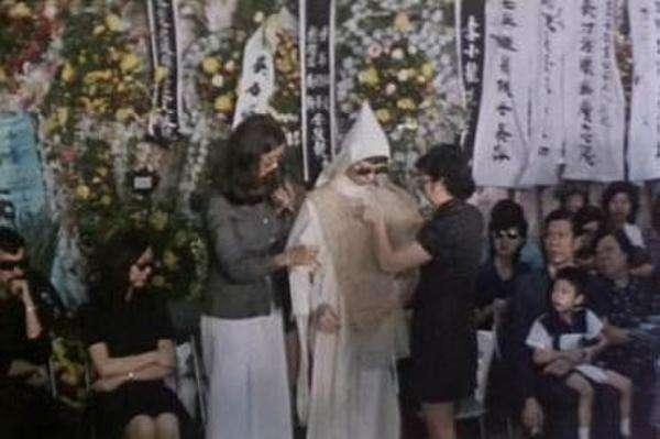 明星葬礼图片,揭秘明星葬礼的庄严与哀思