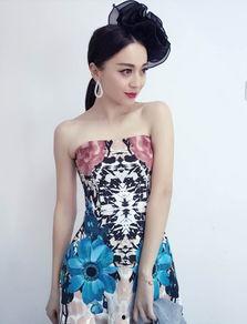 闻主持人董姝丝袜,时尚主持人的魅力演绎